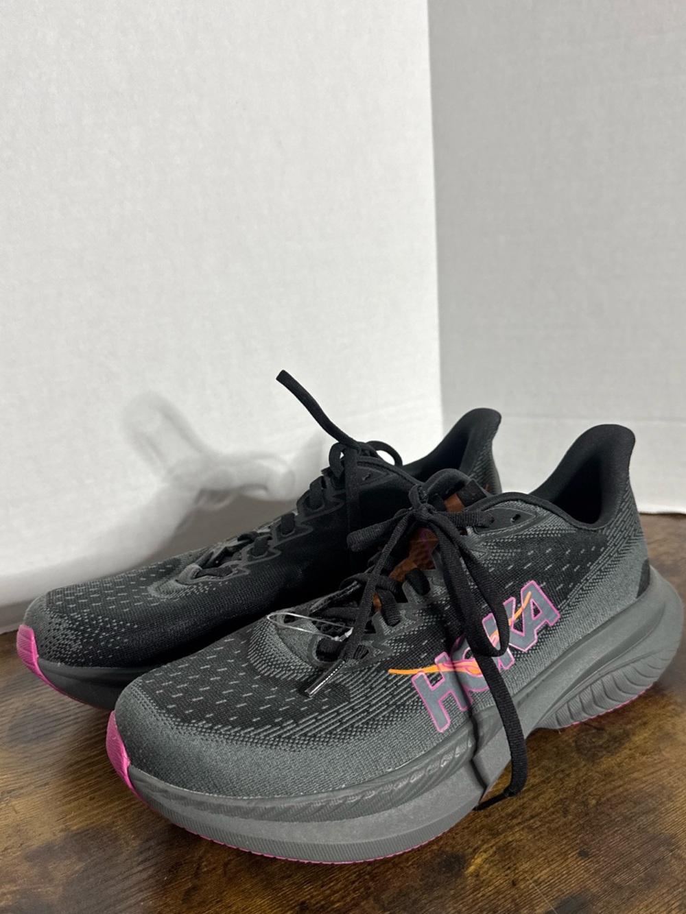 Hoka Mach 6 Women's Black/Fuchsia Road Running Shoes Lace Up Lightweight 9B
